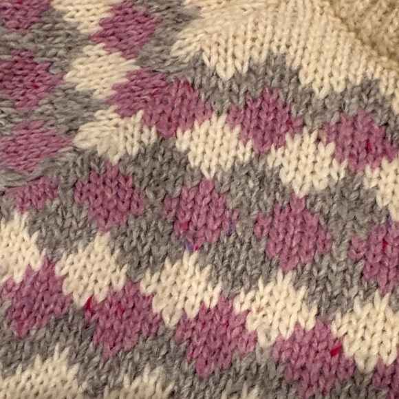Vintage Gaeltarra Irish Cream, Grey, and Lavender Patterned Wool Sweater - Picture 3 of 9